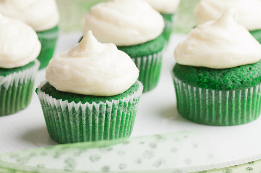 St. Patrickβs Day Treats: Green Cupcakes, Cake Pops & Waffles with Babycakes