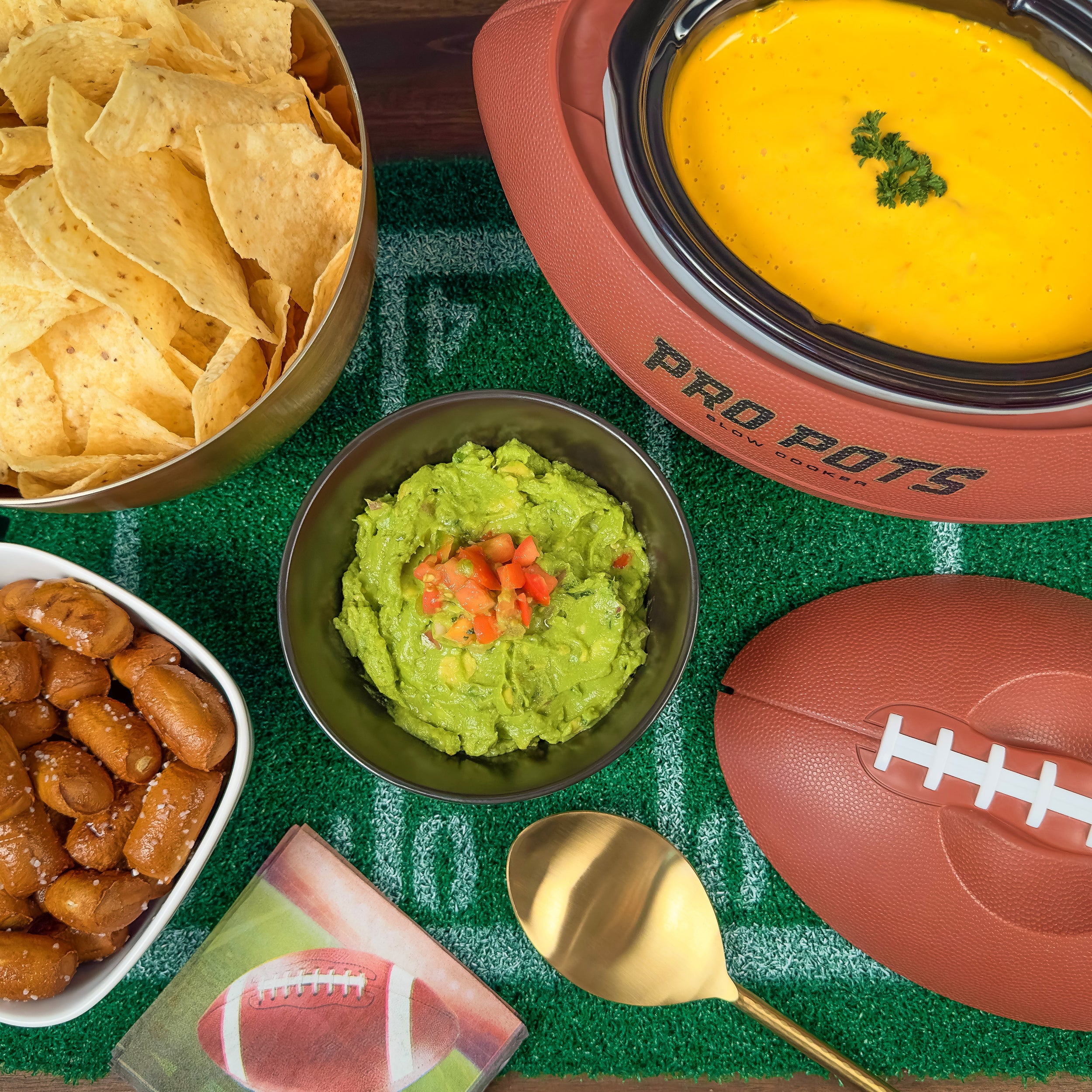 Select Meals Slow Cooker Favorites: Set and Forget Game Day Meals with Select Brand